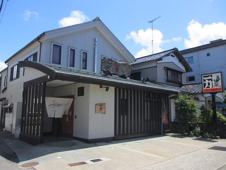 山代温泉にある一力の店舗外観